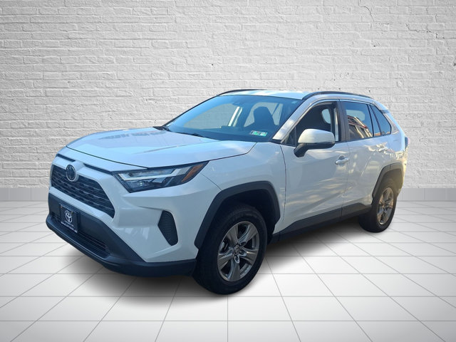 Used 2025 Toyota RAV4 XLE AWD/4WD image 3
