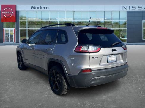 Used 2019 Jeep Cherokee Latitude Plus image 6