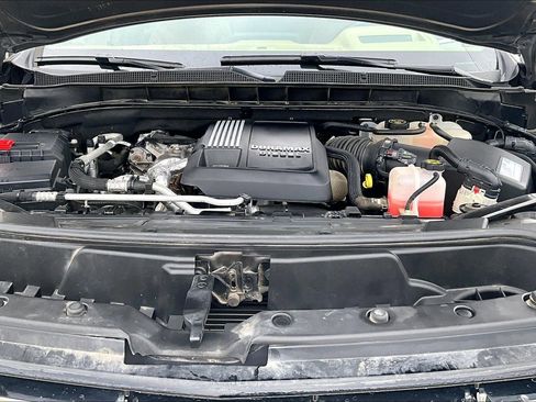 Used 2021 Chevrolet Suburban Premier AWD/4WD image 10
