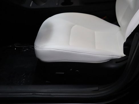 Used 2023 Tesla Model 3 Standard Range image 66