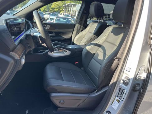 Used 2025 Mercedes-Benz GLS 450 4MATIC image 23