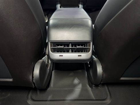 Used 2018 Tesla Model 3 Performance image 18