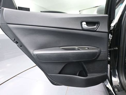 Used 2017 Kia Optima LX FWD image 29