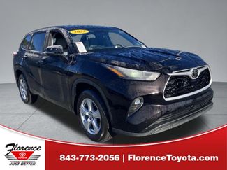 Used 2022 Toyota Highlander LE video 1