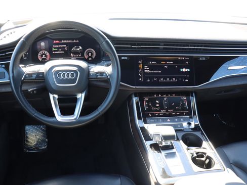 Used 2020 Audi Q8 Premium image 20