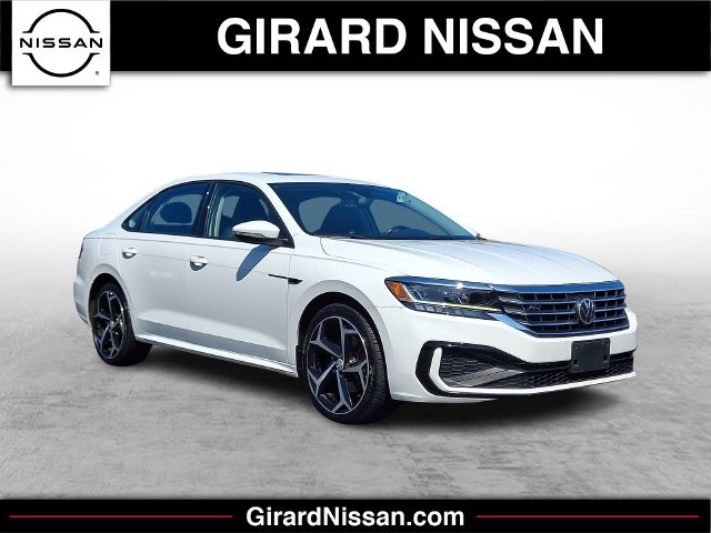 Used 2020 Volkswagen Passat 2.0T R-Line FWD image 1