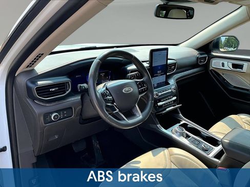 Used 2020 Ford Explorer Platinum w/ Premium Technology Package AWD/4WD image 22