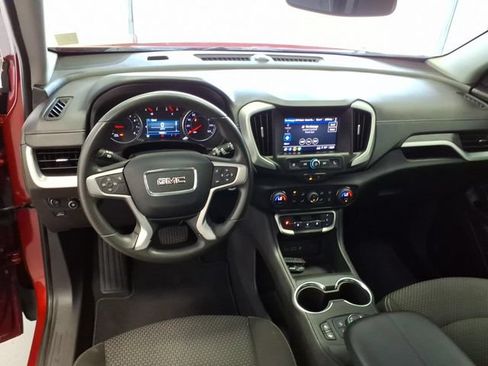 Used 2024 GMC Terrain SLE w/ Driver Convenience Package FWD image 15