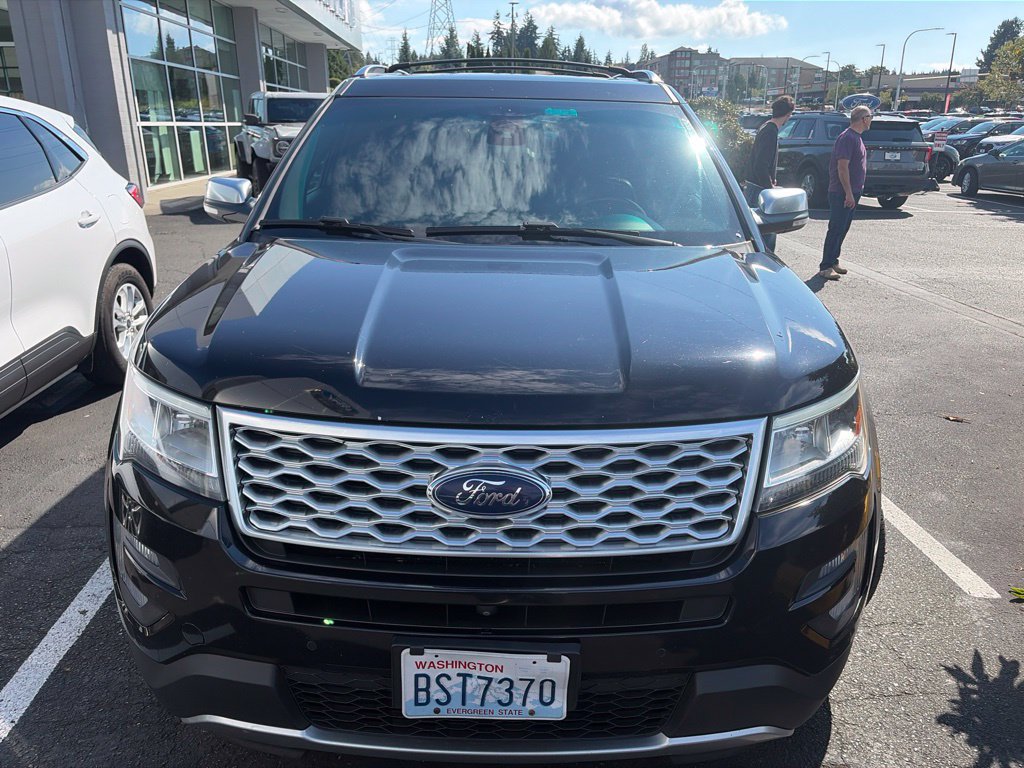 Used 2017 Ford Explorer Platinum AWD/4WD image 2