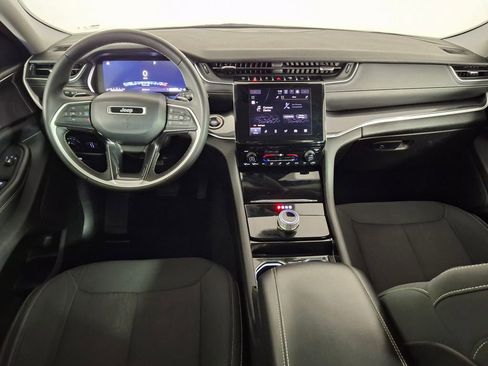 Used 2023 Jeep Grand Cherokee L Laredo AWD/4WD image 10
