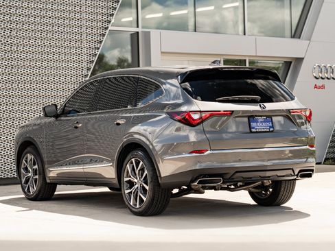 Used 2024 Acura MDX SH-AWD w/ Technology Package image 5