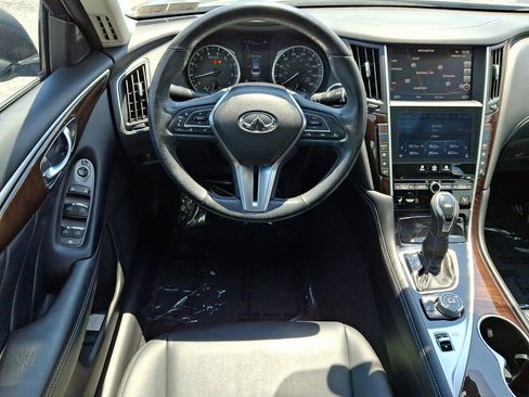 Used 2019 INFINITI Q50 Luxe w/ Essential Package (3.0T Luxe) AWD/4WD image 11