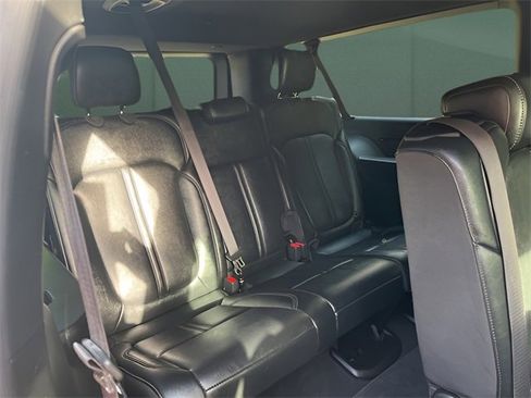 Used 2023 Jeep Wagoneer L Series II image 15