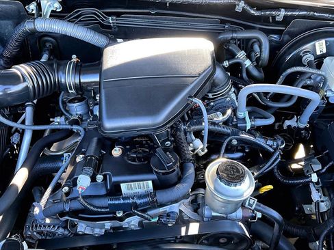 Certified 2018 Toyota Tacoma SR w/ SR Convenience Package image 32