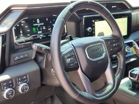 Used 2025 GMC Sierra 1500 Denali Ultimate AWD/4WD image 4