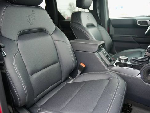 New 2025 Ford Bronco Badlands image 9