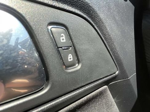 Used 2018 Ford Mustang Coupe RWD image 23