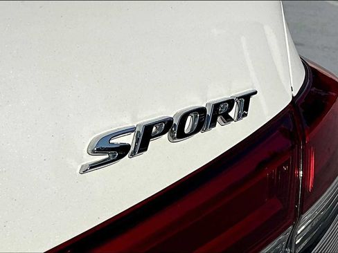 Used 2024 Honda Civic Sport image 9