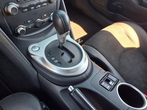 Used 2019 Nissan 370Z Touring Sport RWD image 21