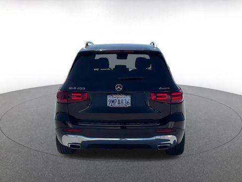 Used 2025 Mercedes-Benz GLB 250 4MATIC image 12