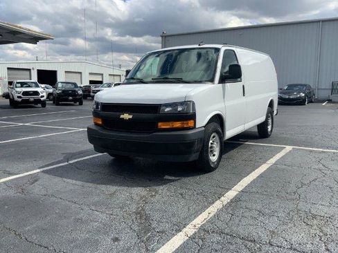 Used 2019 Chevrolet Express 2500 w/ Driver Convenience Package RWD image 9