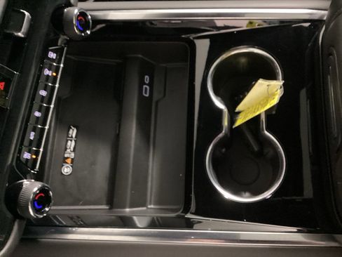 Used 2025 Chevrolet Tahoe Z71 w/ Z71 Off-Road Package image 29