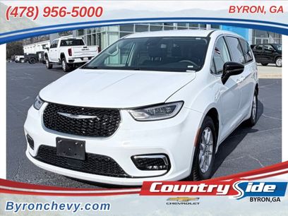 Used 2024 Chrysler Pacifica Touring-L