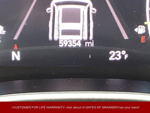 Used 2024 Chrysler Pacifica Touring-L image 5