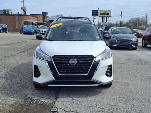 Used 2022 Nissan Kicks SV w/ Interior Electronics Package FWD image 2