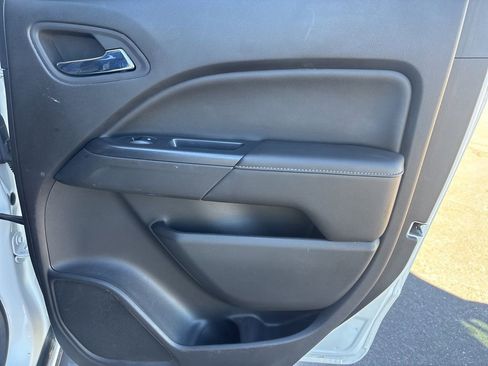 Used 2016 GMC Canyon SLE w/ SLE Convenience Package image 16