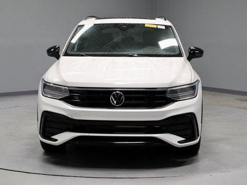 Used 2023 Volkswagen Tiguan SE R-Line AWD/4WD image 5