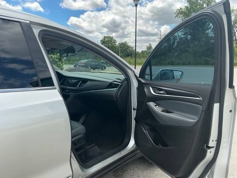 Used 2020 Buick Enclave Essence AWD/4WD image 16
