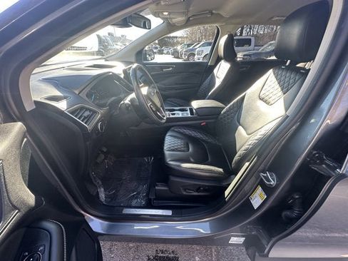 Used 2024 Ford Edge Titanium image 9
