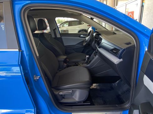 Certified 2023 Volkswagen Taos SE w/ Panoramic Sunroof Package FWD image 39
