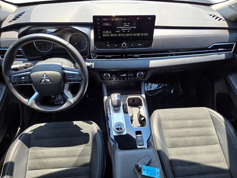 Used 2025 Mitsubishi Outlander SE AWD/4WD image 21