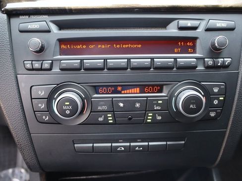 Used 2010 BMW 135i Convertible image 18