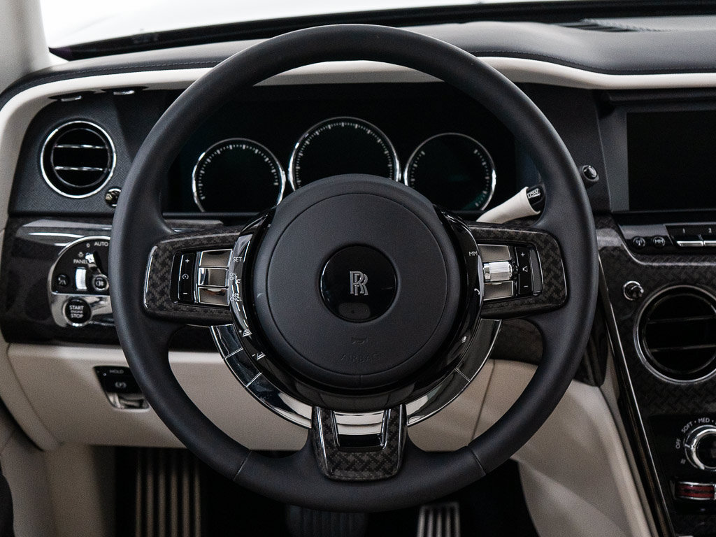 Certified 2022 Rolls-Royce Cullinan Black Badge w/ Dark Exterior Package AWD/4WD image 35