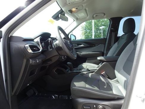 Used 2022 Chevrolet TrailBlazer LT w/ Driver Confidence Package FWD image 9
