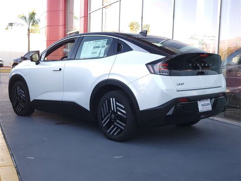 New 2026 Nissan Leaf SV+ image 3