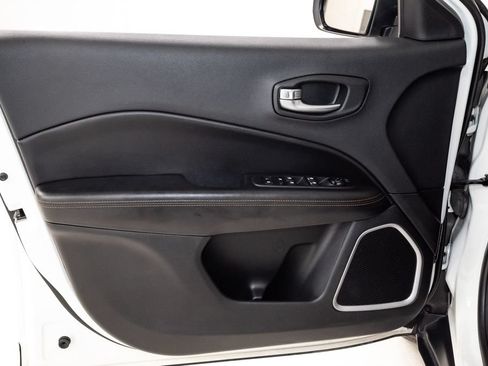 Used 2019 Jeep Compass Limited AWD/4WD image 9