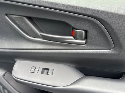 New 2026 Toyota Prius Plug-In Hybrid FWD image 19