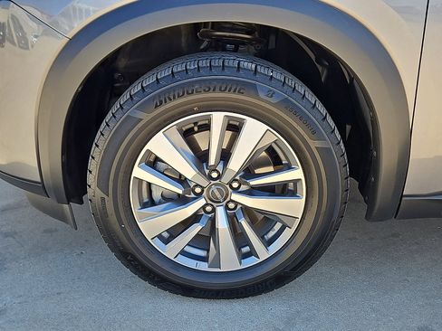 Used 2025 Nissan Pathfinder SL image 5