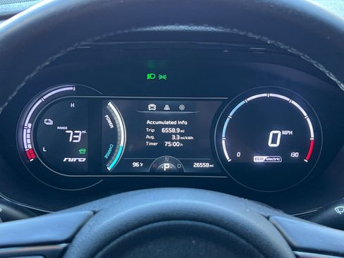 Used 2021 Kia Niro EX image 25