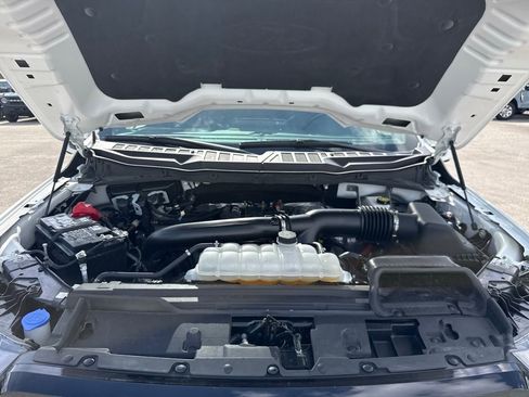 Used 2025 Ford F150 Lariat AWD/4WD image 33