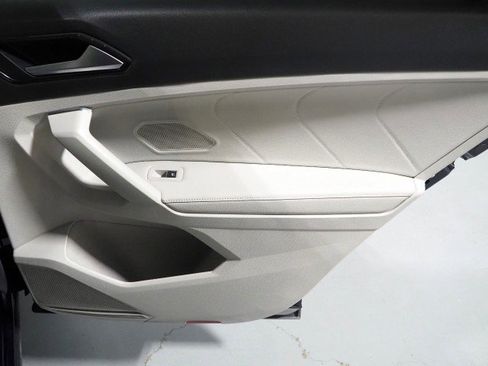 Used 2023 Volkswagen Tiguan SE FWD image 60