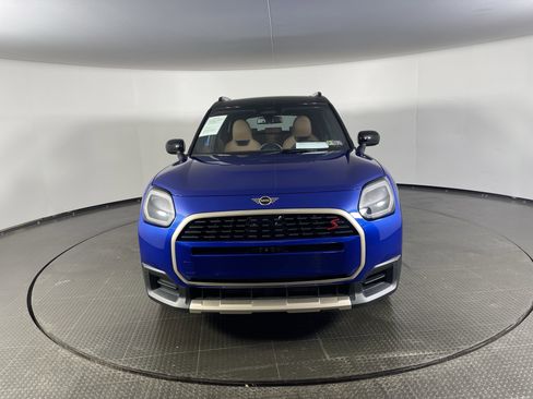 Used 2025 MINI Cooper Countryman S w/ Comfort Package Max image 9