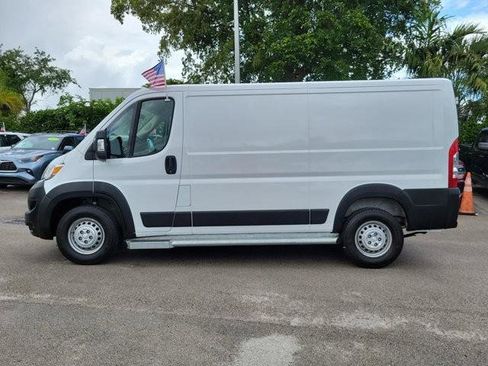 Used 2025 RAM ProMaster 2500 w/ U-Haul Equipment Group FWD image 8