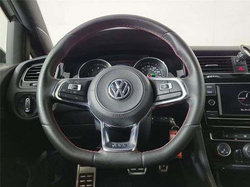Used 2020 Volkswagen Golf 4-Door FWD image 15