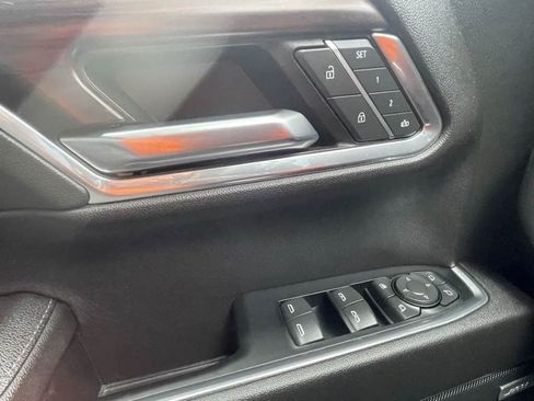 Used 2022 GMC Sierra 1500 SLT w/ SLT Premium Plus Package image 33