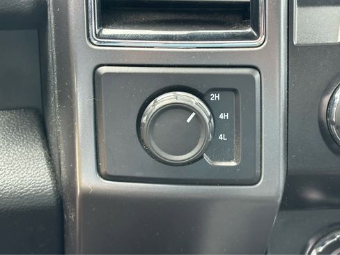Used 2019 Ford F150 XLT w/ Equipment Group 302A Luxury AWD/4WD image 19